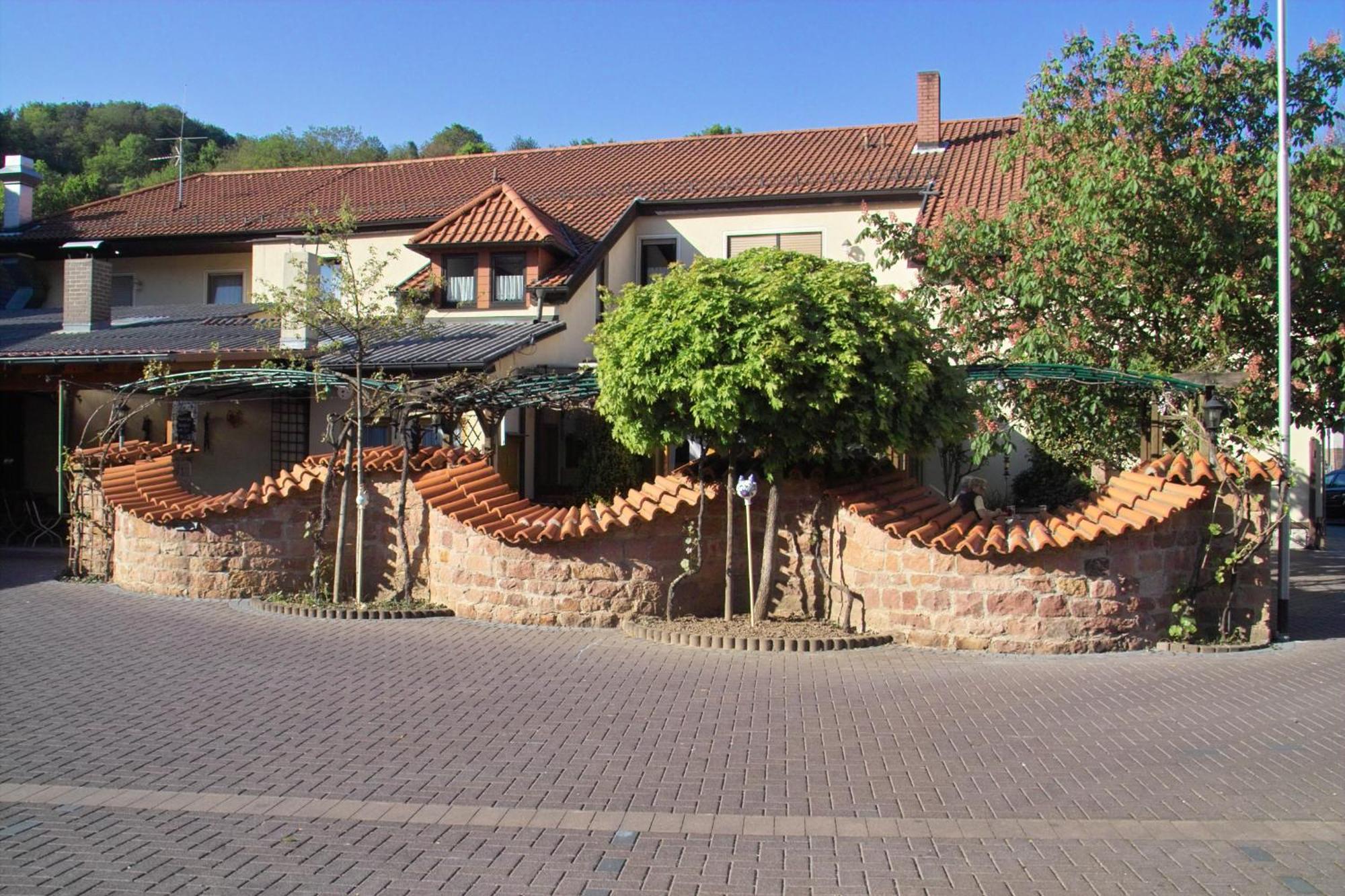 Gasthof Zur Krone Leidersbach Exterior photo